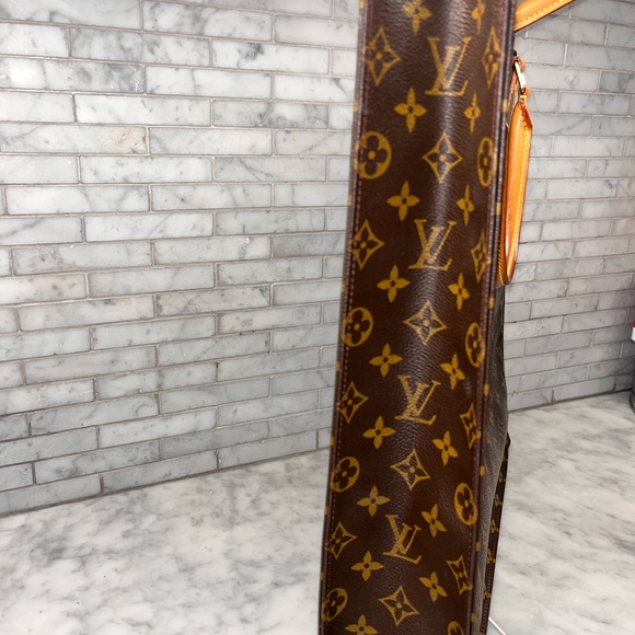 Louis Vuitton authentic Sak Plat tote bag - Picture 10 of 16